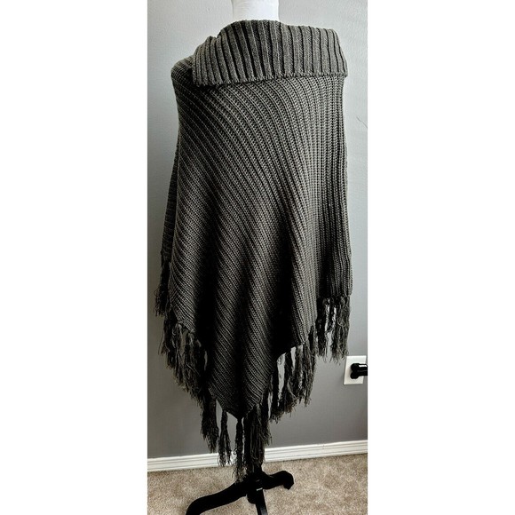 Womens Gray 2 Button Cowl Neck Cable Knit Fringe Poncho Sequin Front Sweater EUC - Picture 4 of 5